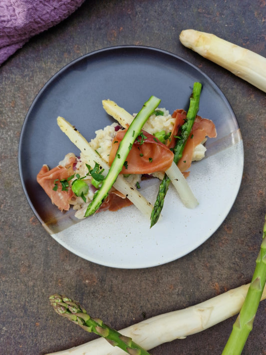 Paasrisotto witte en groene asperges